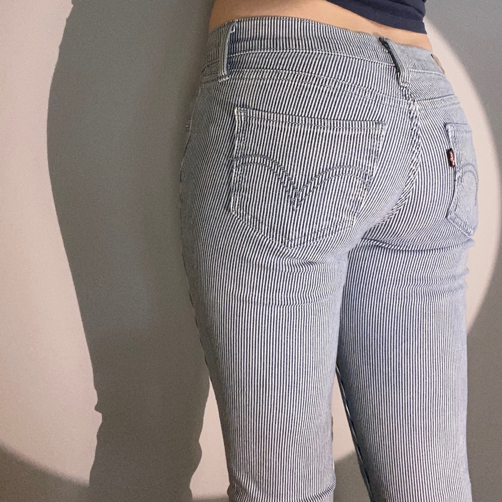 LEVi’S JEANS
